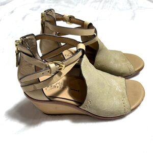 Naked Feet Women’s Crux Green Wedge Open Toe Back Zip Leather Sandals Size 7M